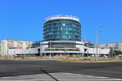 Centro commerciale "Pearl of Siberia" a Tobolsk, Russia. Quest'area dedicata allo shopping si estende per oltre 53 mila metri quadrati; è stata inaugurata nel 2013 - © ...