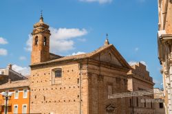 Centro storico di Recanati, provincia di Macerata: uno degli edifici religiosi (Marche).



