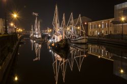 Cesenatico il presepe nel porto canale fotografato di notte durante le vacanze di Natale - © MaurizioR75 / Shutterstock.com