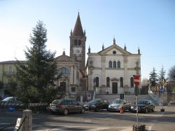 La Chiesa abbaziale di Isola della Scala dedicata ai Santi Stefano e Giacomo - © Alicudi - CC BY-SA 3.0, Wikipedia