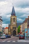 La chiesa di Saint-Leu in Old Street nel centro di Amiens, Piccardia, Francia. Chiesa cattolica ospitata nel cuore di Amiens, è, dopo la cattedrale, l'edificio religioso più ...
