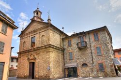 La chiesa di San Lorenzo a Bobbio, Piacenza, Emilia Romagna. I primi documenti che attestano l'esistenza di questo edificio religioso risalgono al 1144.
