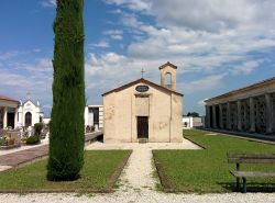 La chiesa di San Michele nel cimitero di Caldogno in Veneto - © Dan1gia2 - CC BY-SA 4.0 - wikipedia.org