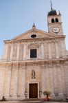Chiesa di Santa Maria Assunta a Arco, Trentino. Fondata tra il IV° e il IX° secolo, questa collegiata è stata menzionata per la prima volta in un documento del 1144.

