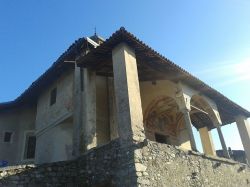 La Chiesa di Santa Maria Assunta presso Dormelletto in Piemonte - © Liukpalla - CC BY-SA 4.0, Wikipedia