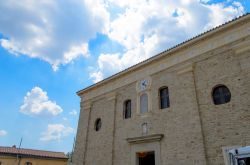 La Chiesa di Santa Maria dell'Olmo a Castelmezzano, il borgo dell'interno della Basilicata - © M.Rinelli / Shutterstock.com