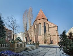 Chiesa gotica a Poznan, Polonia - Una bella chiesetta dall'architettura lineare in stile gotico nel centro di Poznan © Julia Shepeleva / Shutterstock.com