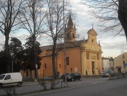 Chiesa in centro a Casumaro, la città delle Lumache in Emilia-Romagna - © Kirk39 - CC BY-SA 3.0, Wikipedia