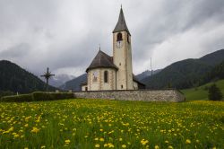 Chiesa Parrocchiale di Braies, nel villaggio di San Vito in Alto Adige - © Ph0neutria / Shutterstock.com