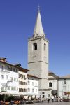 Chiesa parrocchiale di Caldaro, Trentino Alto Adige. Risale al XV° secolo questo edificio religioso edificato nel territorio della città tirolese - © Peter Probst / Shutterstock.com ...