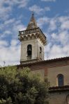 La chiesa di Santa Croce nel centro di Vinci in Toscana - © Volker Rauch / Shutterstock.com