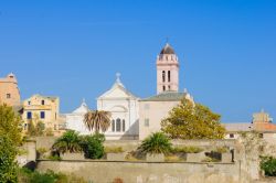 Cittadella e chiesa di Santa Maria a Bastia, Corsica. L'elegante facciata della chiesa costruita fra il 1604 e il 1620.



