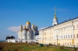 Complesso della Cattedrale Assunzione a Vladimir Russia - © Iakov Filimonov / Shutterstock.com