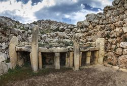 Con oltre 5.000 anni di storia sulle spalle, la zona archeologica di Ggigantija è una delle più importanti dell'arciplego di Malta. Siamo a Gozo, nei pressi di Xaghra - © ...