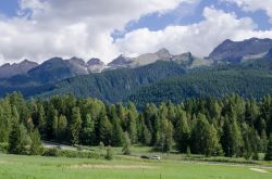 Comune di Predazzo: le montagne intorno alla città della Val di Fiemme, nei pressi di Bellamonte