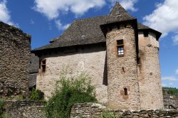 Conques, città medievale in Francia. Il centro storico di questa suggestiva località ha strette strade medievali così come antichi edifici - © Pierre Jean Durieu / ...