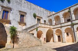 Coorte interna del Castello di Andrano in Puglia