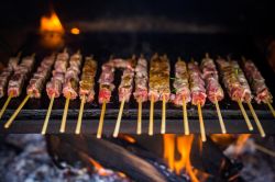 Corropoli, Abruzzo: gli arrosticini sono protagonisti della Sagra dei Piatti Tipici