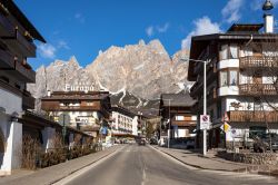 Cortina d'Ampezzo, Veneto: è il più grande nonché il più famoso dei 18 Comuni che formano la Ladinia - © Dzerkach Viktar / Shutterstock.com