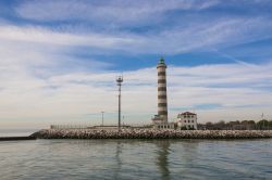 Costa Cavallino, il faro di Piave vecchia e il vecchio percorso fluviale che separa la località da quella di Jesolo