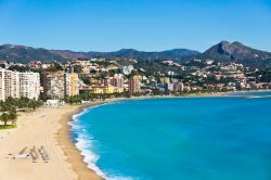 La costa di Malaga è una delle mete preferite dai vacanzieri di tutta Europa durante i mesi estivi. Siamo in Costa del Sol, in Andalusia - foto © Narcis Parfenti / Shutterstock
 ...