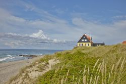 La costa di Skagen sul Mare del Nord, Danimarca. Il centro abitato fa parte del Comune di Frederikshavn.


