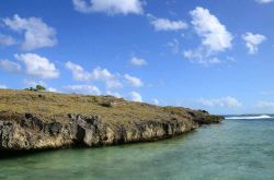Costa rocciosa a Mahebourg, isola di Mauritius - Incastonata lungo il litorale in corrispondenza della foce del fiume La Chaux, e poco a sud della bocca del fiume des Creoles, Mahebourg vanta ...