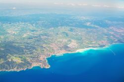 La costa toscana e il mare turchese del comune di Rosignano Marittimo, che comprende le frazioni di Castiglioncello e Rosignano Solvay.