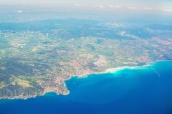 La costa toscana e il mare turchese del comune di Rosignano Marittimo, che comprende le frazioni di Castiglioncello e Rosignano Solvay.