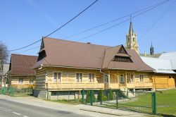 Cottage in legno nel villaggio di Chcocholw in Polonia tra i Monti Tatra - © Pecold / Shutterstock.com