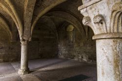 Dentro all'Abbazia sconsacrata di San Galgano in Toscana - © pql89 / Shutterstock.com