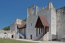 Dettagli architettonici di un vecchio castello nella città di Visegrad, Bosnia e Erzegovina.
