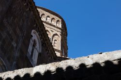 Dettagli architettonici nel centro storico di Caserta Vecchia, Campania, Italia - © Sviluppo / Shutterstock.com