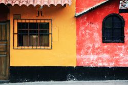 Dettagli architettonici nel centro storico di Huaraz, Perù, Sud America.
