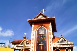 Dettaglio architettonico della basilica di Santa Maria della Pace a Trivandrum, Kerala, India.

