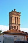 Dettaglio architettonico del campanile di Spello, Umbria.
