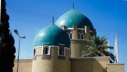 Dettaglio architettonico del cimitero reale e del mausoleo a Adamiyah, Baghdad, Iraq.
