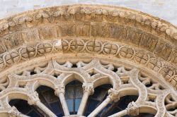 Dettaglio architettonico del duomo di Altamura, Puglia. - © Mi.Ti. / Shutterstock.com