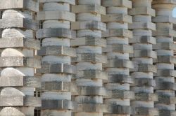 Dettaglio architettonico delle Saline Reali di Arc-et-Senans, Francia - © Jef Wodniack / Shutterstock.com