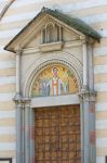 Dettaglio della facciata della chiesa di San Lorenzo a Gazzola. Emilia-Romagna - © Mi.Ti. / Shutterstock.com