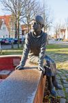 Dettaglio della fontana di Otto Timmermann nella città di Lubecca, Germania. E' stata realizzata nel 2002 dallo scultore Leo Wirth - © katatonia82 / Shutterstock.com