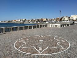 Dettaglio della pavimentazione del pontile di Ostia, Roma, Lazio - © Lucamato / Shutterstock.com