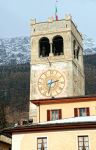 Dettaglio della Torre dell'Orologio di Bormio, fotografata in inverno