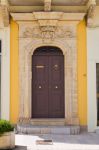 Il dettaglio dell'ingresso di un palazzo signorile a Montescaglioso - © Mi.Ti. / Shutterstock.com