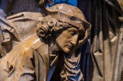 Dettaglio scultoreo all'interno della cattedrale di Bamberga, Germania.

