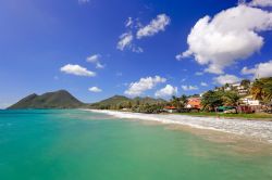 Diamant Beach, splendida spiaggia a Martinica, Dipartimento d'Oltremare della Francia. La Martinica offre spiagge tropicali e splendide coste incontaminate fra cui scegliere per una vacanza ...