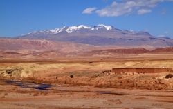 Dintorni di Ouarzazate, Marocco: neve sulle montagne ...