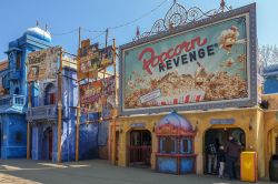 Divertimenti al parco Walibi Belgium di Wavre, Belgio. Questo nuovo gioco, Popcorn Revenge, si trova nel settore Karma World - © Pics Factory / Shutterstock.com