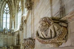 Doccioni decorati nell'abbazia di Cluny, Borgogna, Francia - © Nigel Jarvis / Shutterstock.com