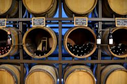 Le bottiglie del Domaine Tourbillon, un'importante azienda vitivinicola del Luberon, che ha il proprio punto vendita a Lagnes, non distante da Cavaillon (Francia).